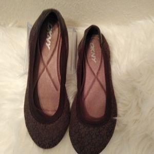 🍁DKNY BROWN SLIP ON FLATS🍁